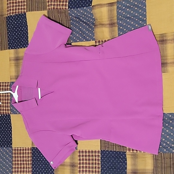 2 XS Figs tops - Picture 2 of 2